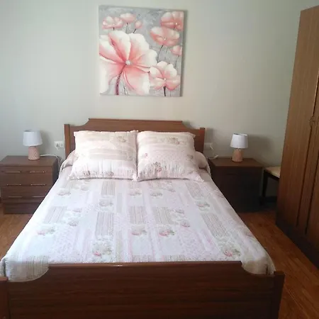 Casa Con Privada Y Gran Aparcamiento *