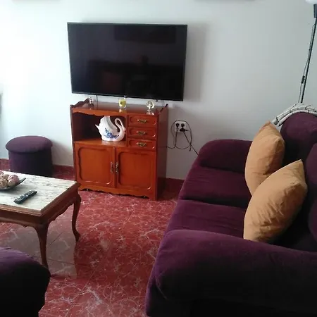 Casa Con Privada Y Gran Aparcamiento
