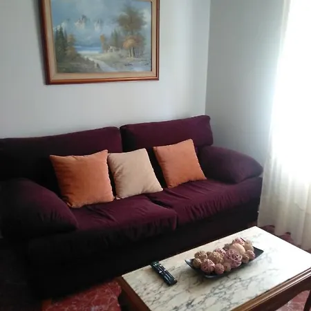 Casa Con Privada Y Gran Aparcamiento